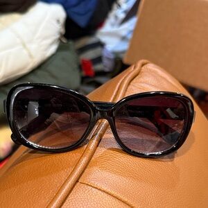 Steve Madden Black Oversized Rounded Women's Sunglasses